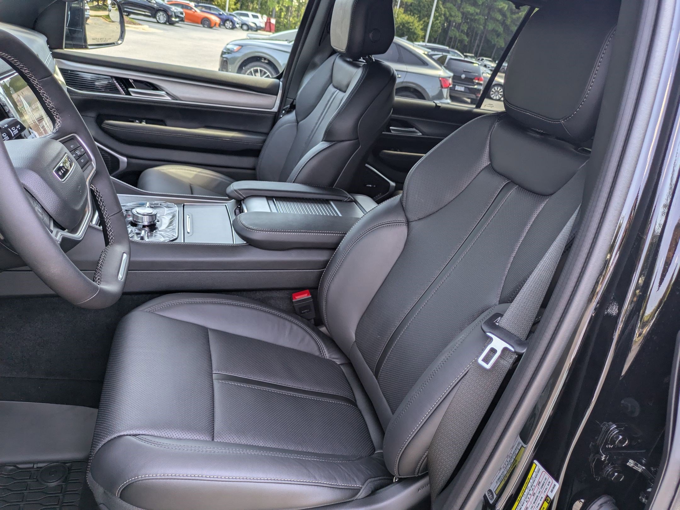 New 2025 Jeep Wagoneer L Series II w/ Convenience Group I image 18