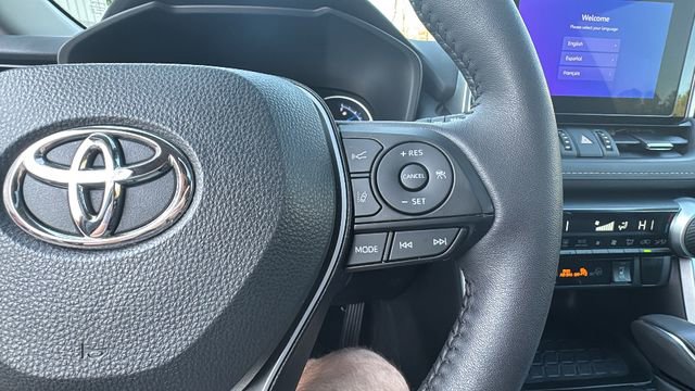Used 2023 Toyota RAV4 XLE Premium AWD/4WD image 20