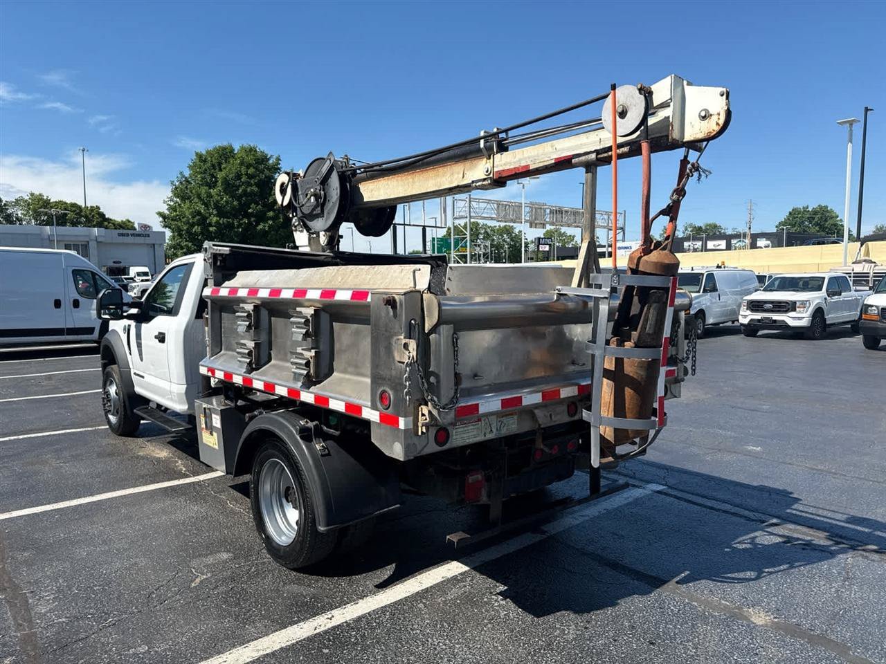 Used 2017 Ford F550 2WD Regular Cab Super Duty image 6
