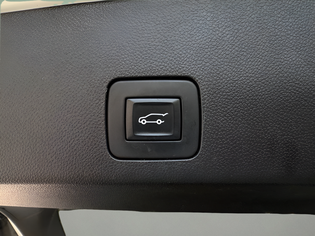 Used 2022 Buick Encore GX Select w/ Sport Touring Package AWD/4WD image 10