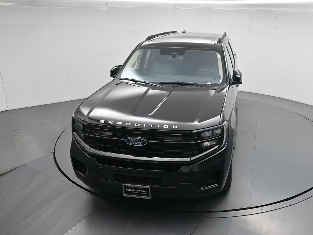 Certified 2025 Ford Expedition Active AWD/4WD image 38
