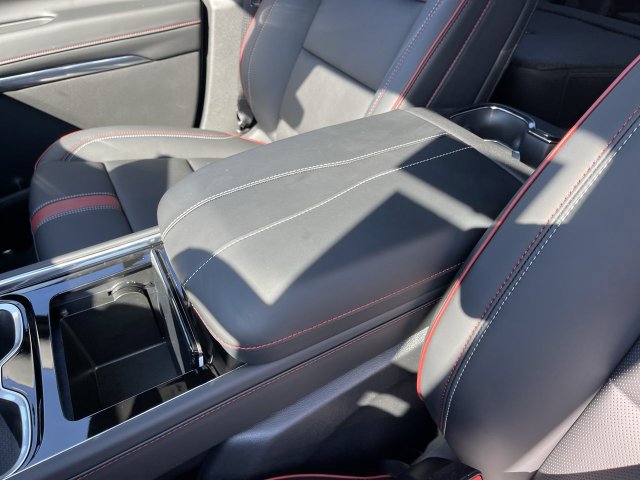 New 2027 Chevrolet Traverse RS w/ LPO, Floor Liner Package AWD/4WD image 21