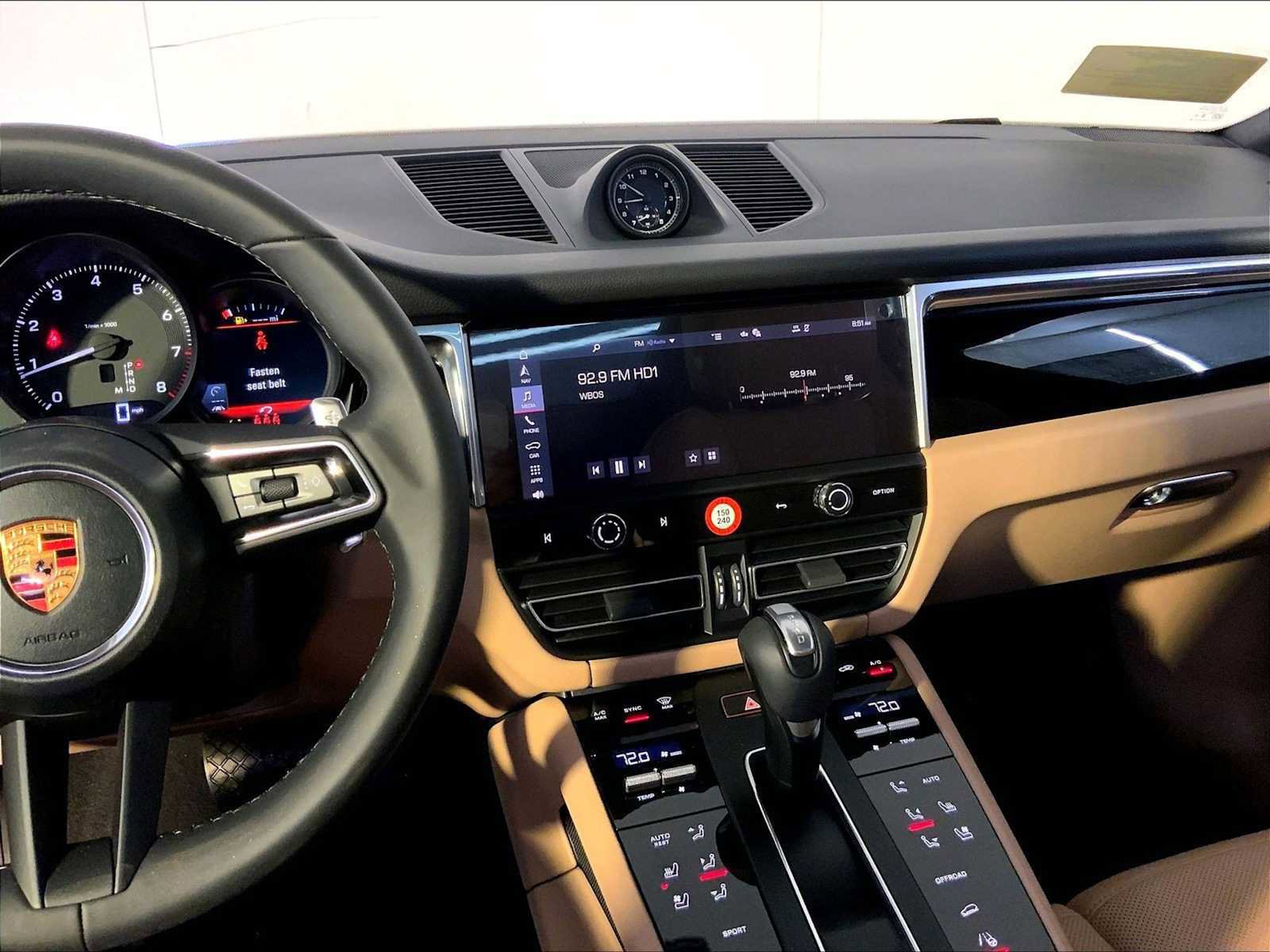 New 2026 Porsche Macan AWD/4WD image 16