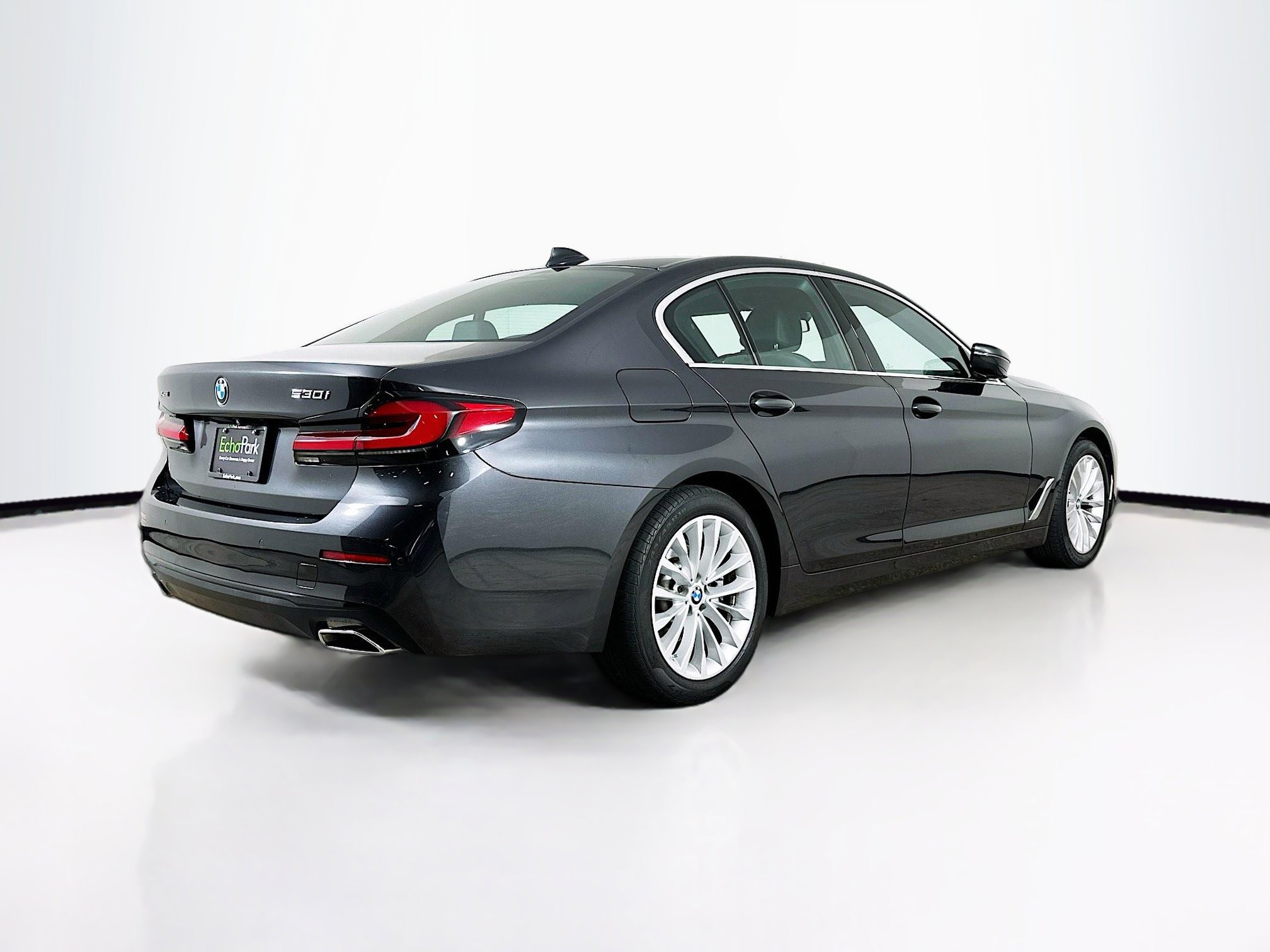 Used 2023 BMW 530i xDrive w/ Premium Package image 9