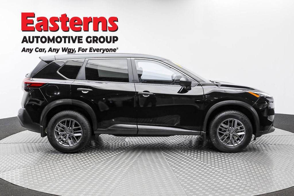 Used 2022 Nissan Rogue S image 4