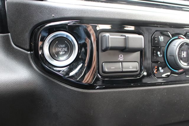 Used 2023 Chevrolet Silverado 1500 High Country w/ Technology Package image 34