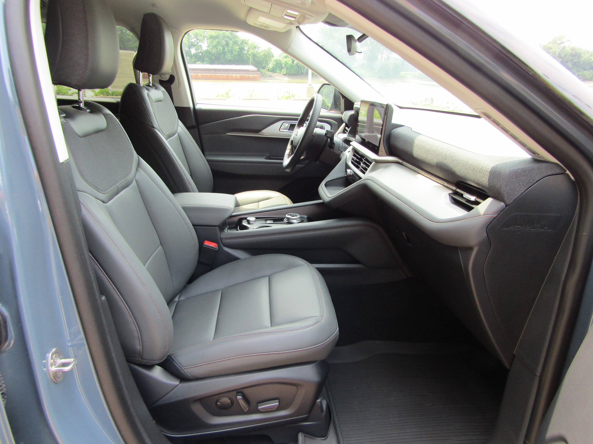 New 2026 Ford Explorer Active w/ Active Comfort Package AWD/4WD image 29