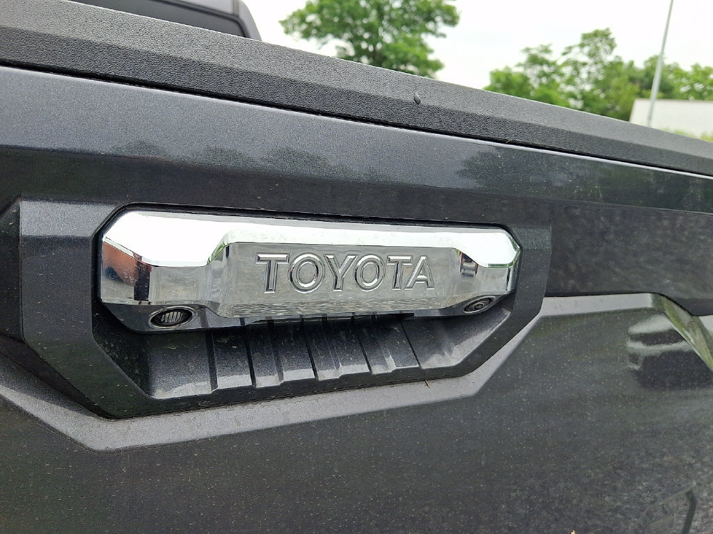 Used 2024 Toyota Tundra Limited AWD/4WD image 35