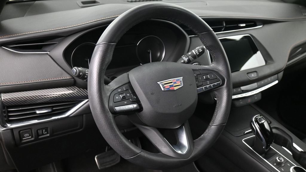 Used 2023 Cadillac XT4 Sport FWD image 10