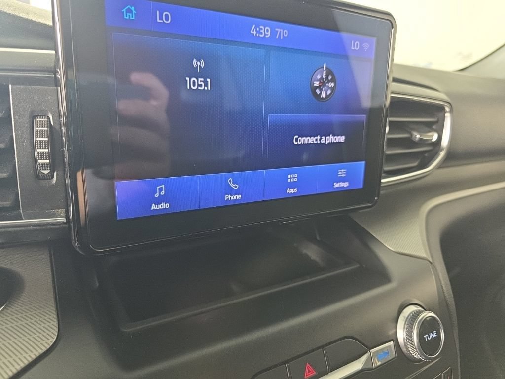 Used 2020 Ford Explorer XLT w/ Equipment Group 202A AWD/4WD image 16