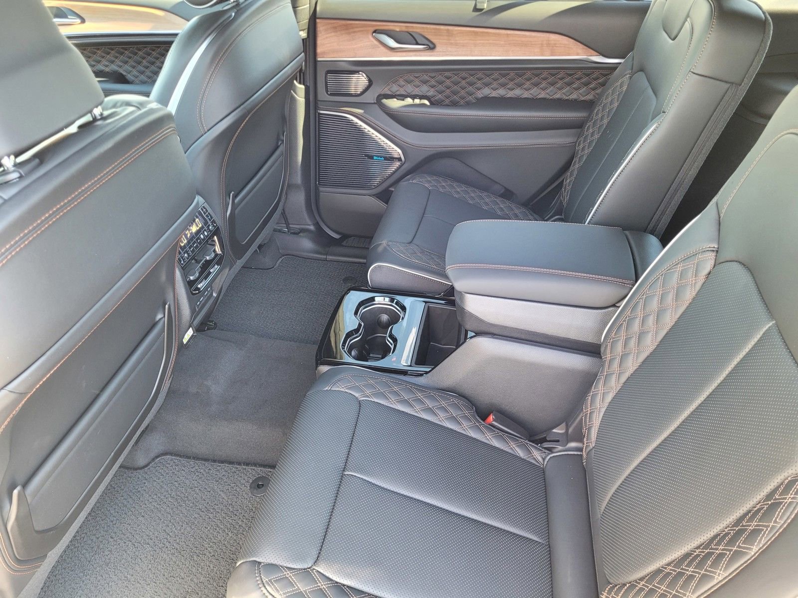 New 2026 Jeep Grand Cherokee L Summit w/ Obsidian Package AWD/4WD image 15