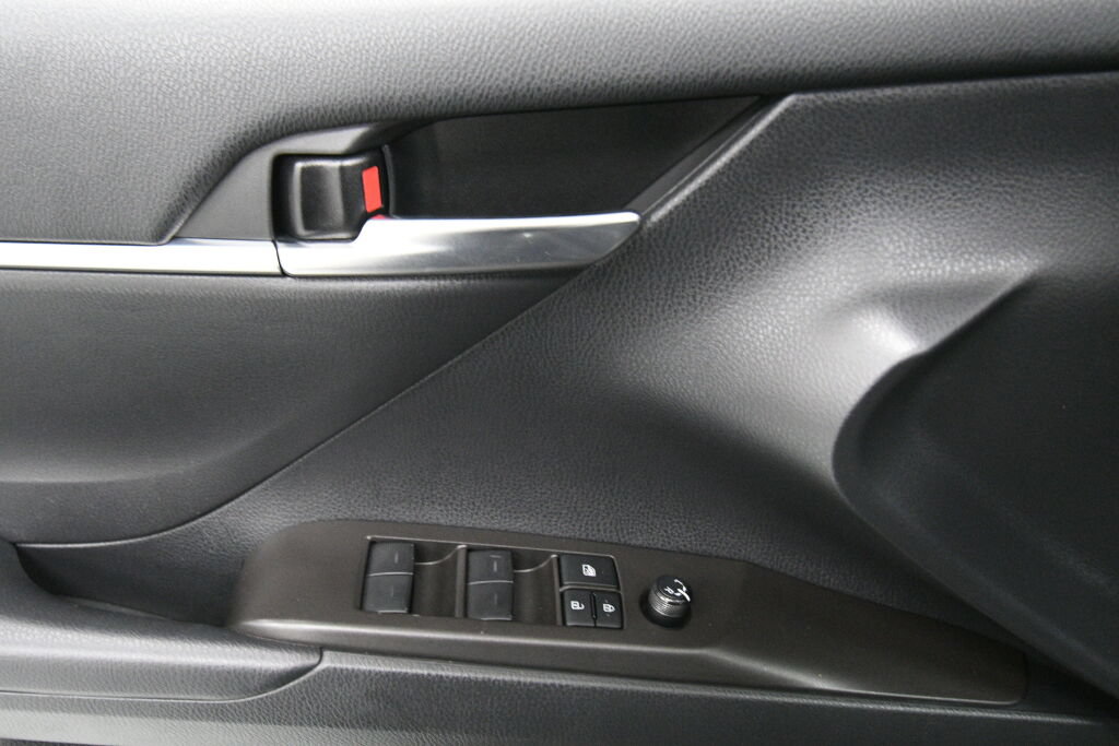 Used 2022 Toyota Camry LE FWD image 10