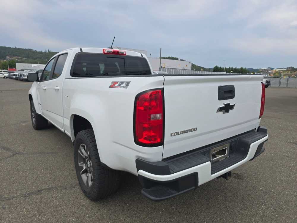 Used 2017 Chevrolet Colorado Z71 AWD/4WD image 2