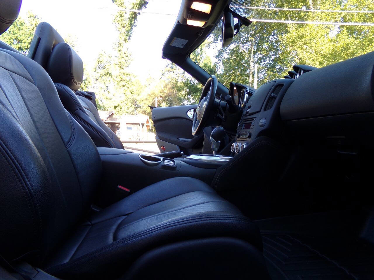 Used 2019 Nissan 370Z Roadster image 25