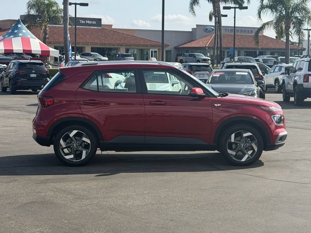 Used 2023 Hyundai Venue Limited FWD image 4