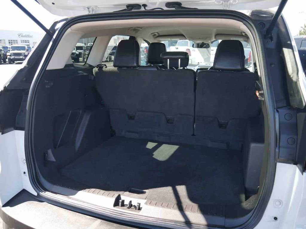 Used 2019 Ford Escape SE image 10