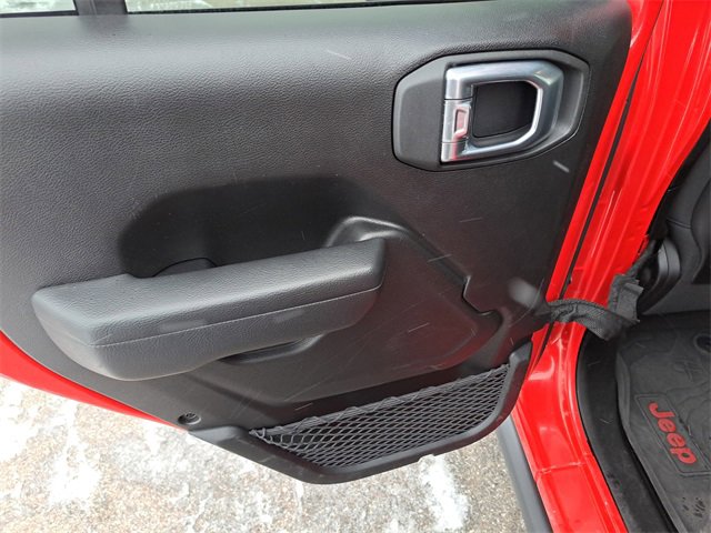 Used 2022 Jeep Wrangler Unlimited Rubicon w/ Steel Bumper Group image 15