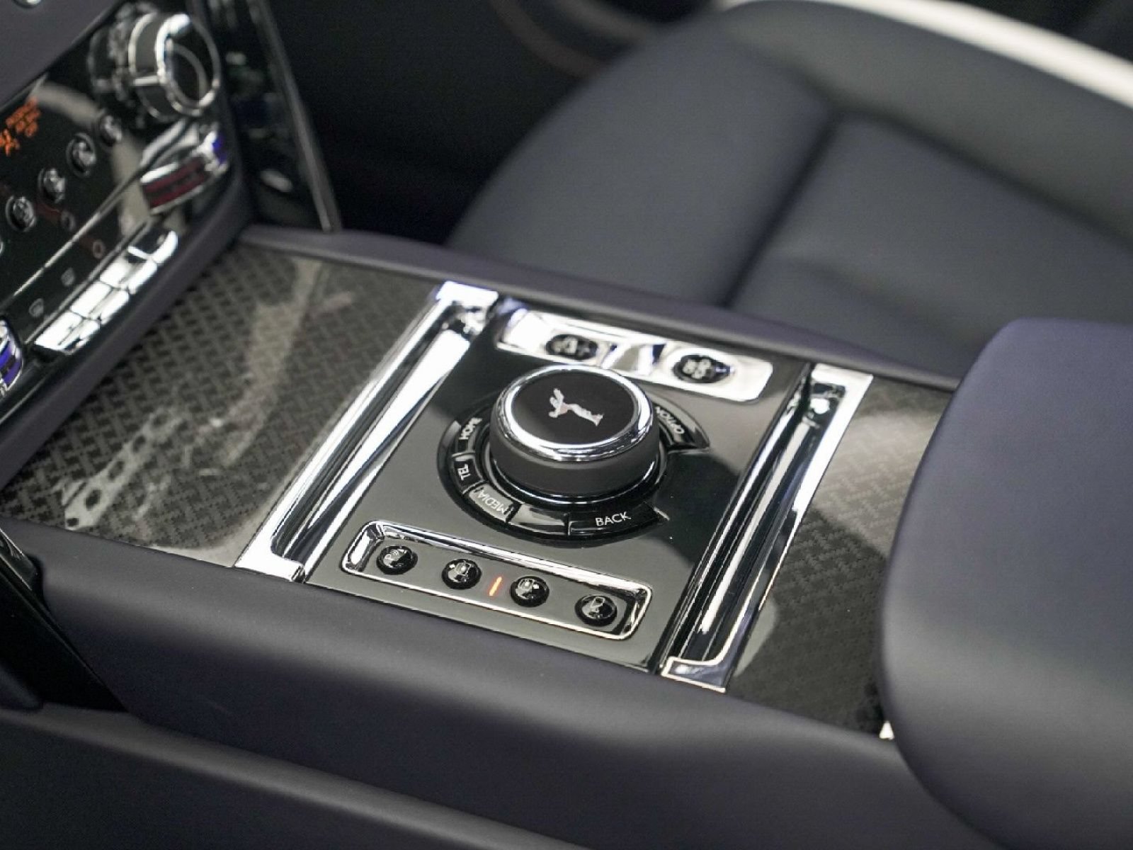 New 2026 Rolls-Royce Cullinan Black Badge AWD/4WD image 13