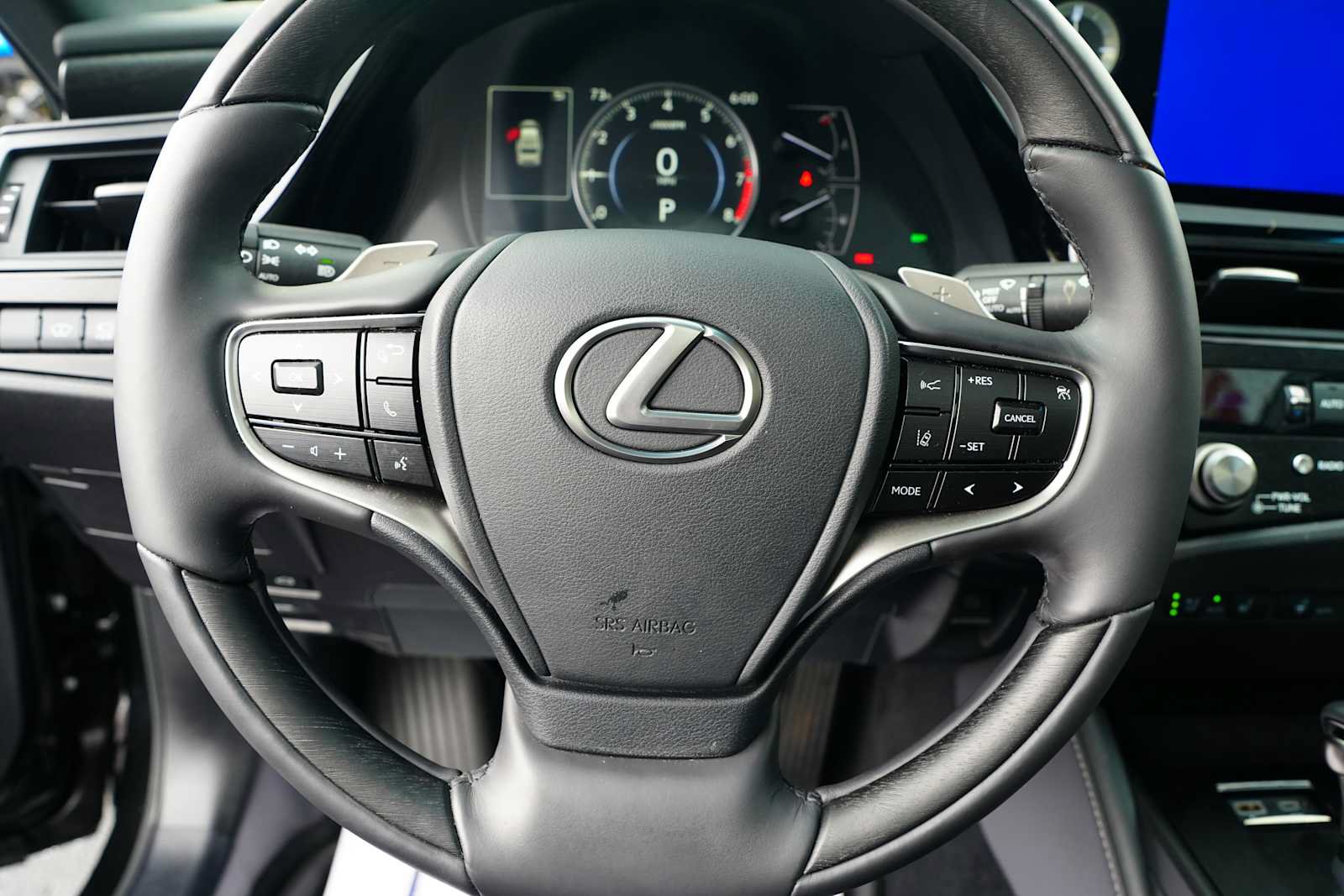 Used 2024 Lexus ES 350 Ultra Luxury w/ Accessory Package (Z2) FWD image 19