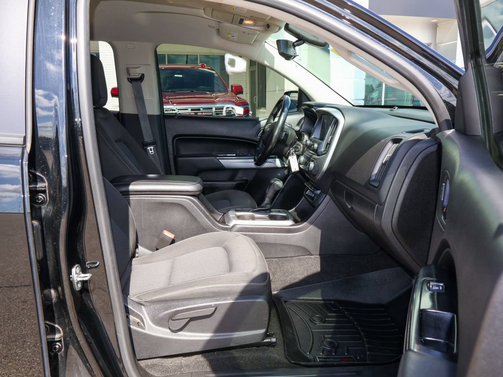 Used 2018 Chevrolet Colorado LT w/ Redline Special Edition AWD/4WD image 25