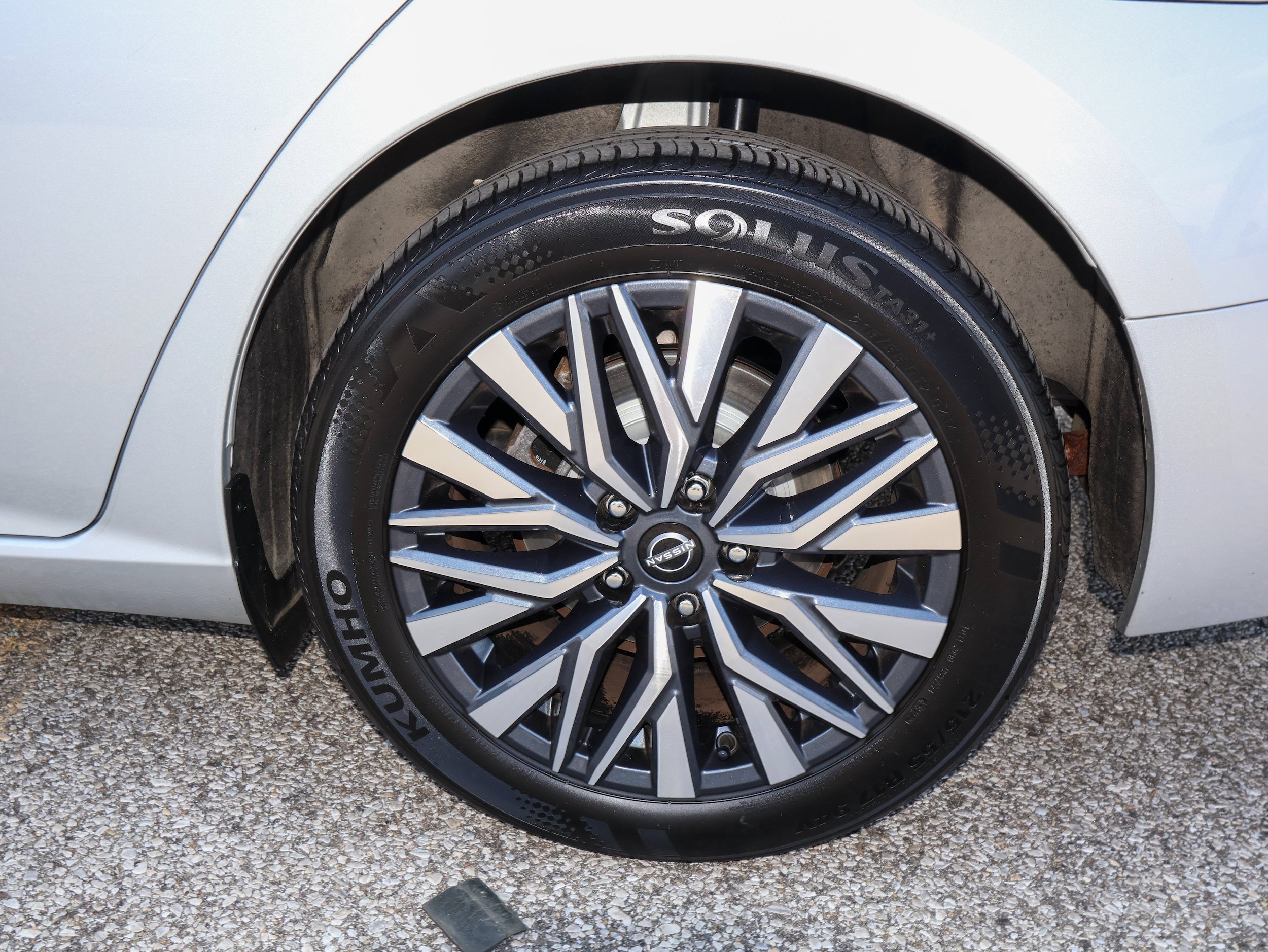 Used 2025 Nissan Altima 2.5 SV FWD image 28