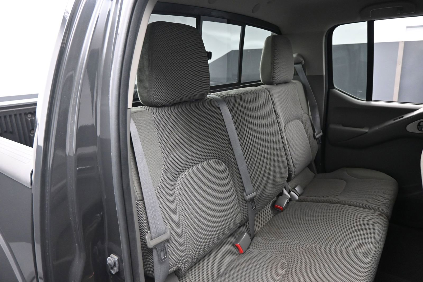 Used 2015 Nissan Frontier SV RWD image 12