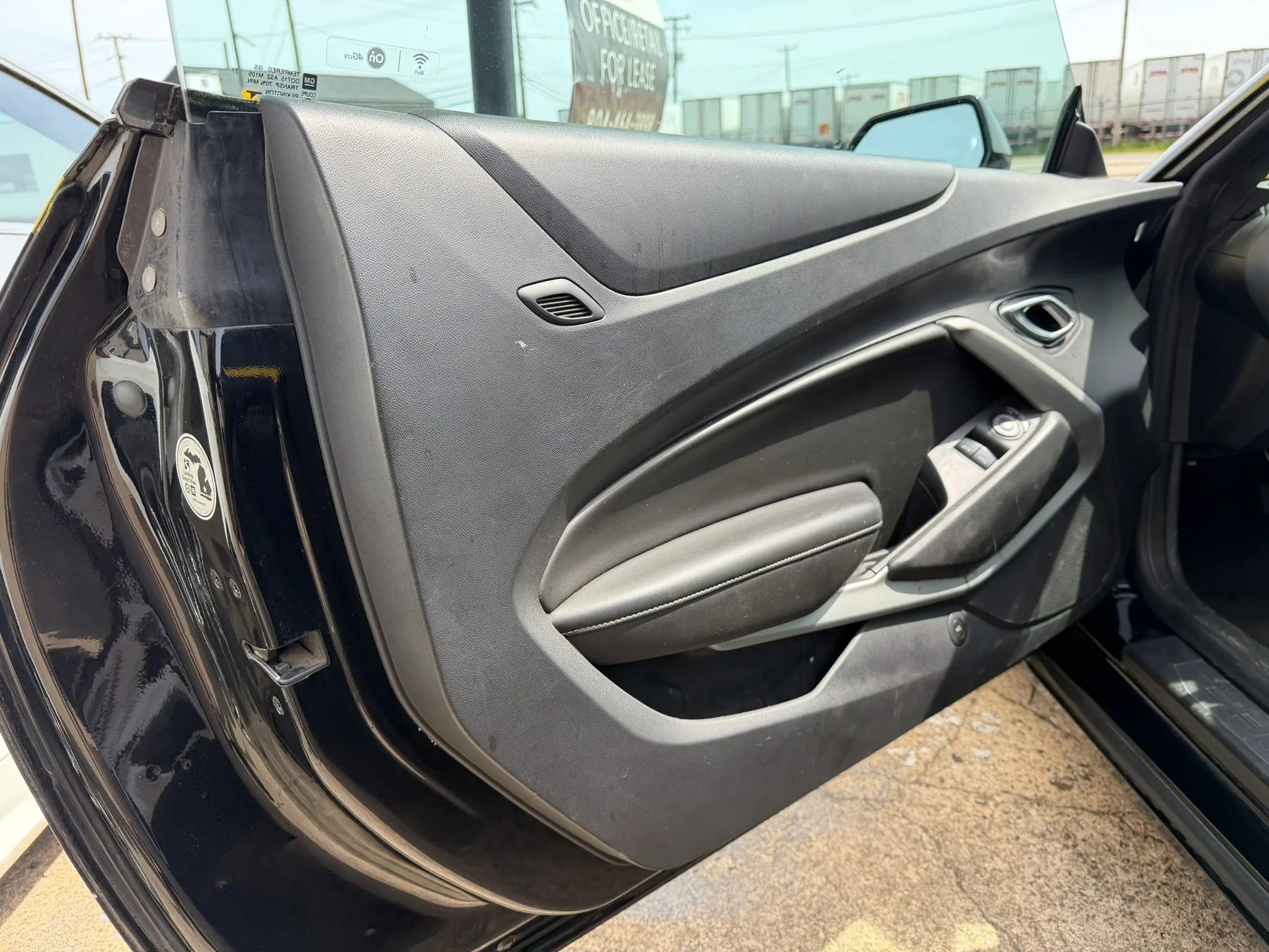 Used 2016 Chevrolet Camaro LT image 12