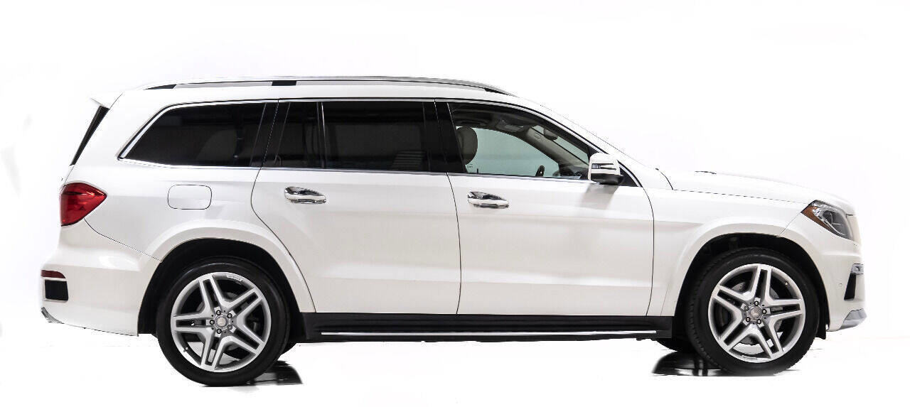 Used 2014 Mercedes-Benz GL 550 4MATIC image 4