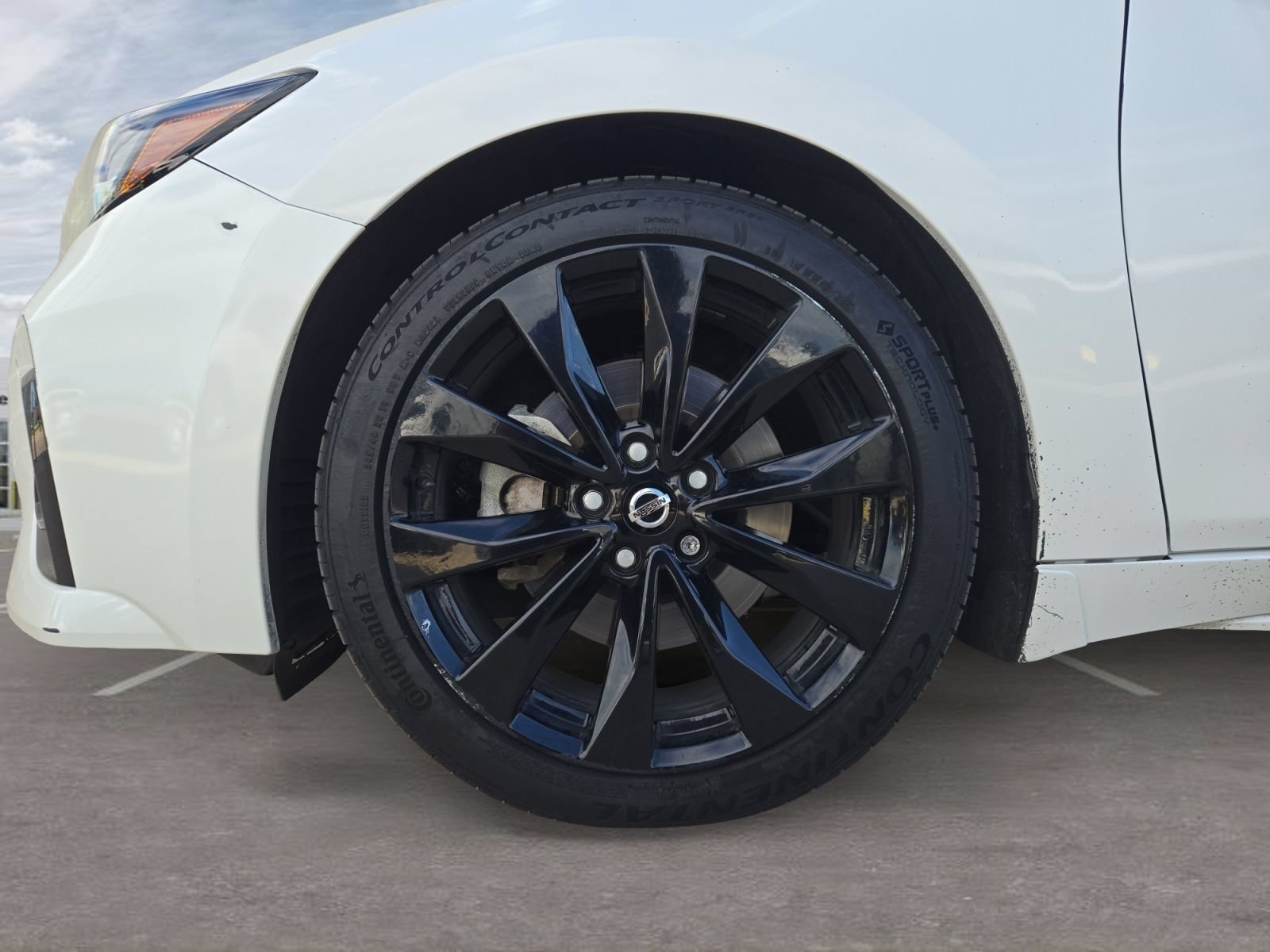 Used 2021 Nissan Maxima SR w/ Sport Mat Group FWD image 11
