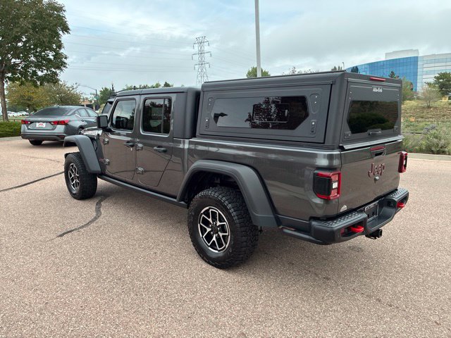 Used 2024 Jeep Gladiator Rubicon w/ Technology Group AWD/4WD image 5