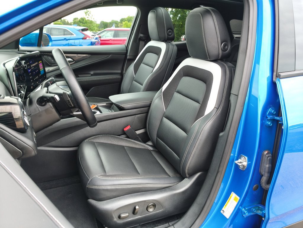 Used 2024 Chevrolet Blazer EV LT AWD/4WD image 2