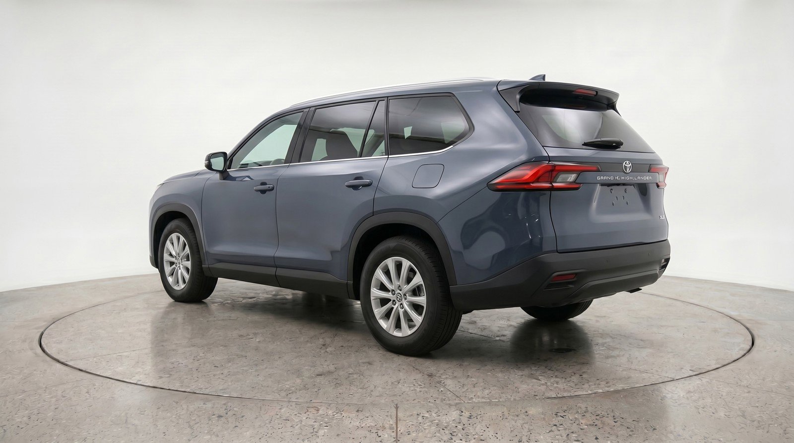 Used 2025 Toyota Grand Highlander FWD image 6