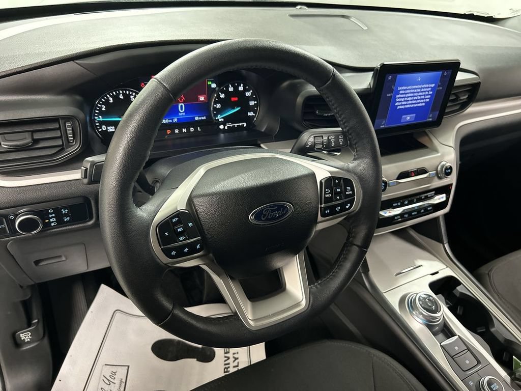 Used 2024 Ford Explorer XLT w/ Class IV Trailer Tow Package AWD/4WD image 4
