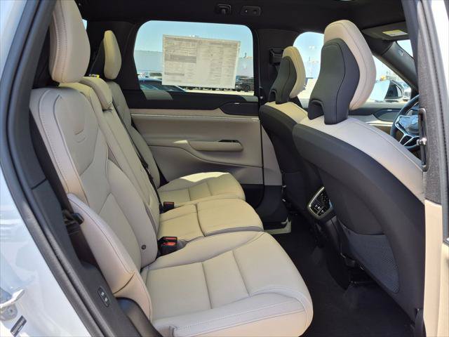 New 2026 Volvo EX90 Plus AWD/4WD image 13