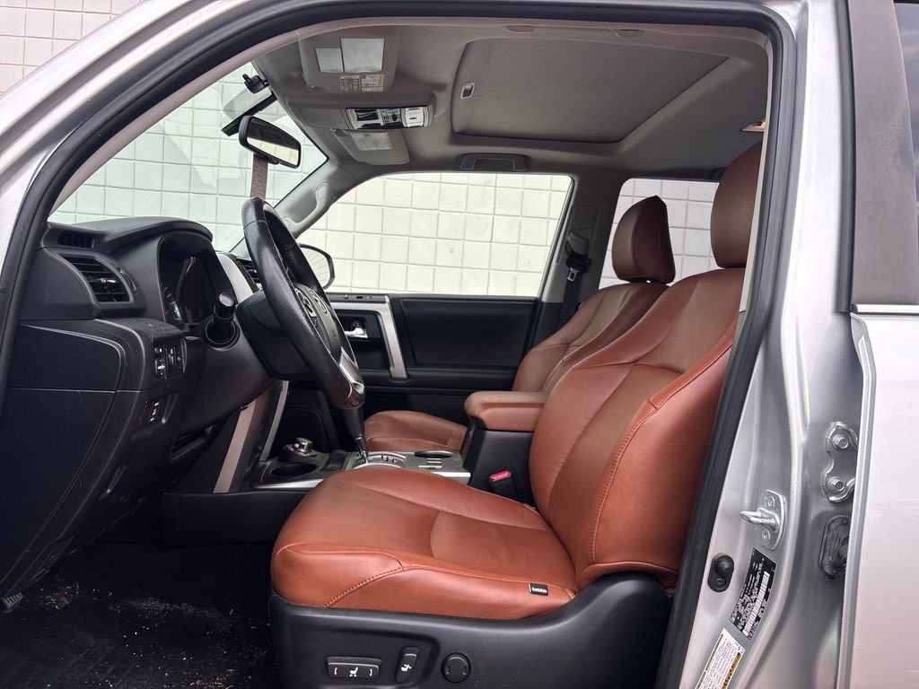 Used 2015 Toyota 4Runner Limited AWD/4WD image 3