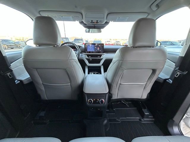 Used 2025 Ford Explorer Active w/ Active Comfort Package image 37