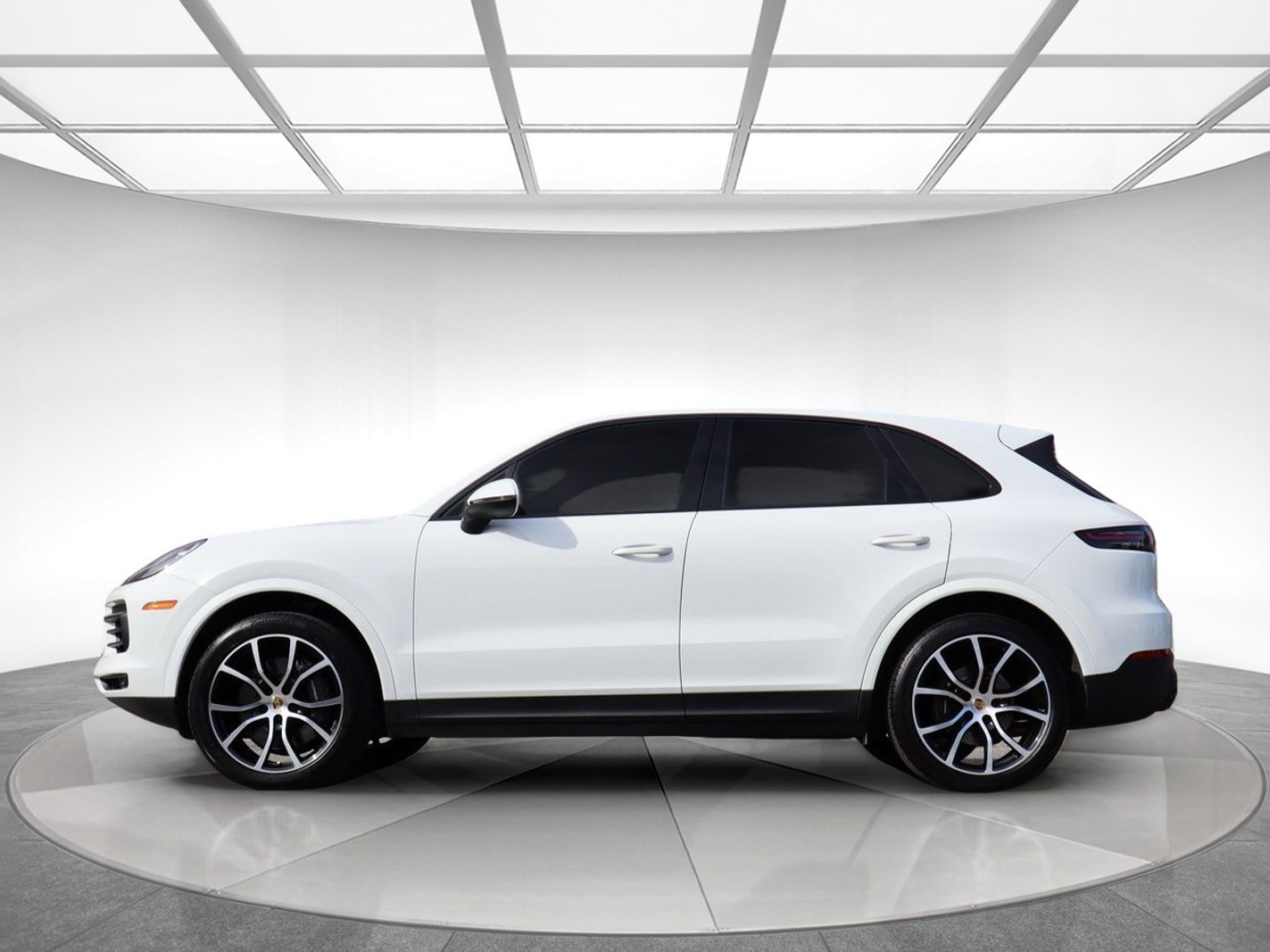 Used 2023 Porsche Cayenne Platinum Edition AWD/4WD image 4