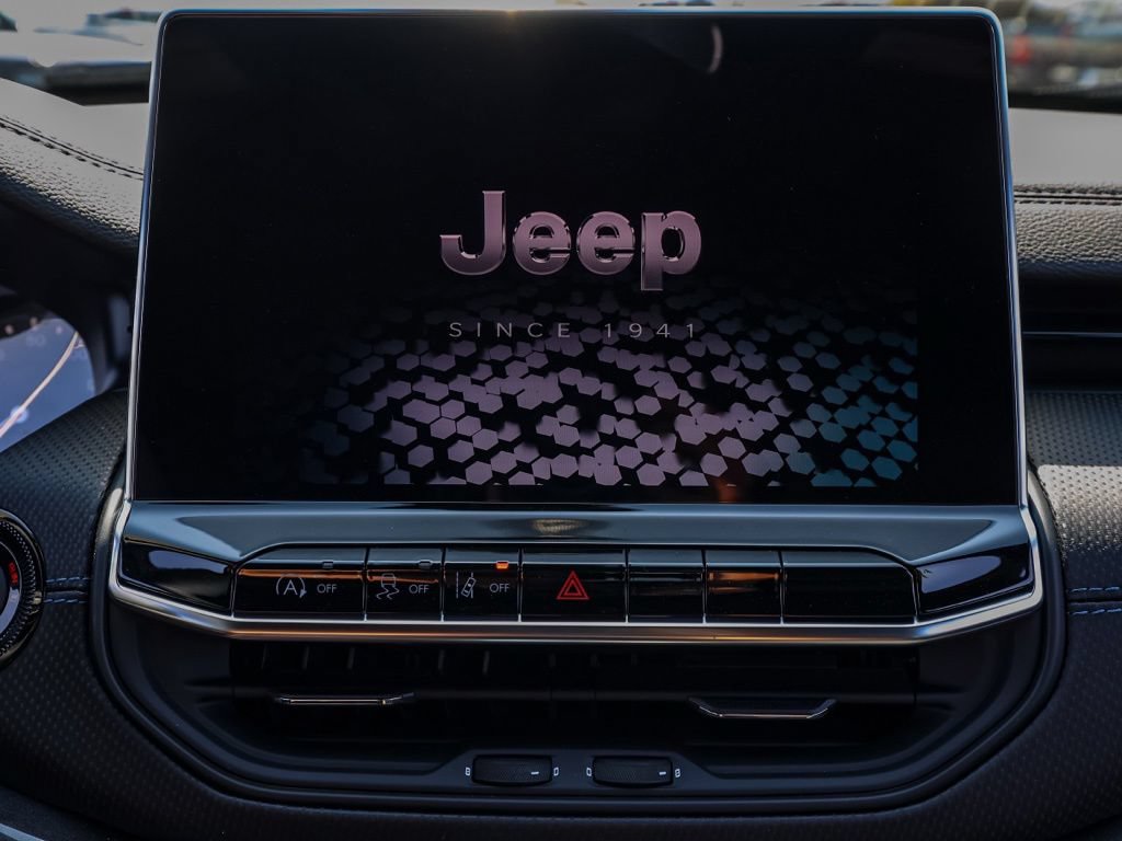 New 2026 Jeep Compass Latitude AWD/4WD image 29