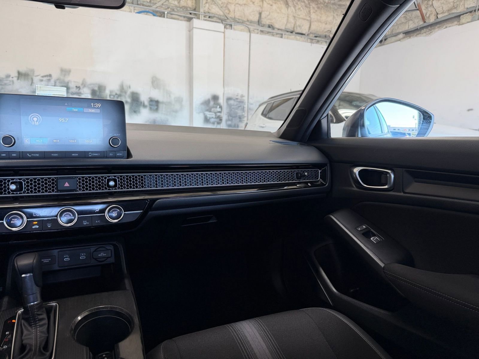 Used 2025 Honda Civic Sport image 33