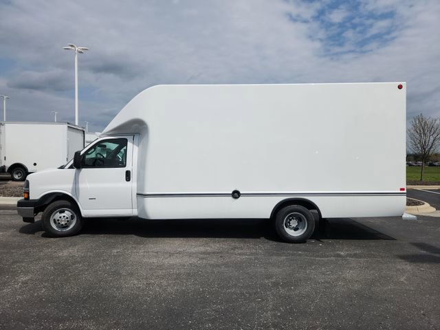New 2026 Chevrolet Express 3500 w/ Power Convenience Package RWD image 4