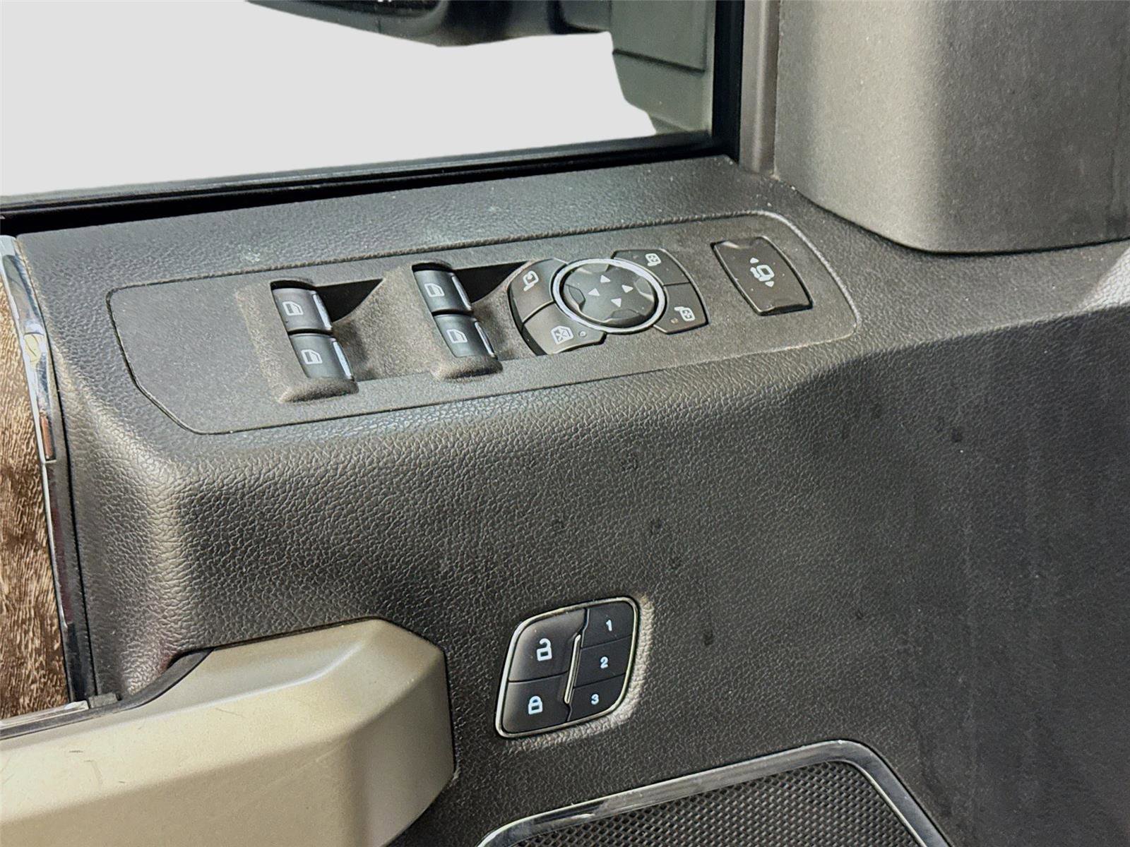 Used 2017 Ford F250 Lariat w/ Lariat Ultimate Package image 18