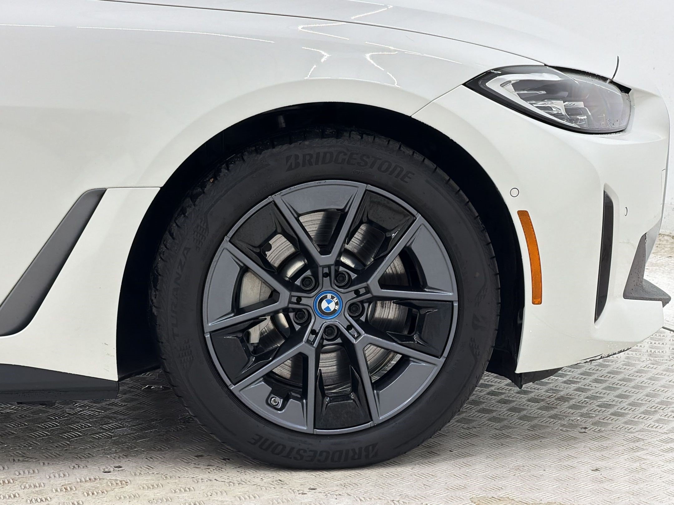 Used 2023 BMW i4 eDrive35 w/ Premium Package RWD image 13