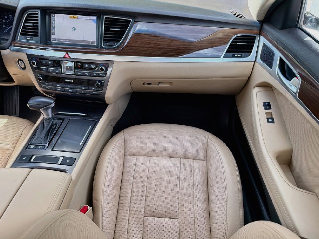 Used 2019 Genesis G80 3.8 RWD image 16
