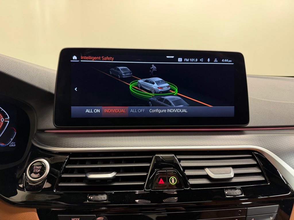 Used 2023 BMW 540i xDrive w/ M Sport Package image 23