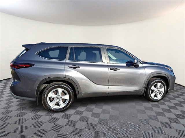 Used 2024 Toyota Highlander LE image 7
