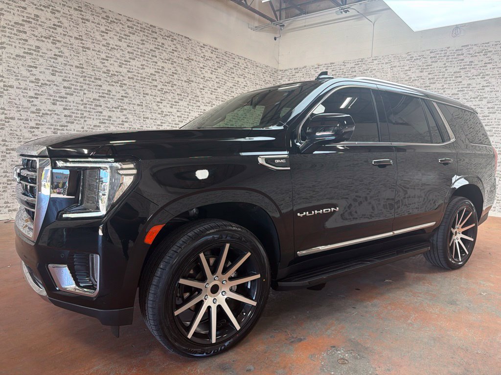 Used 2022 GMC Yukon SLT w/ SLT Luxury Package AWD/4WD image 3