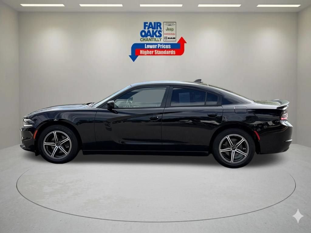 Used 2016 Dodge Charger SXT w/ Blacktop Package RWD image 11