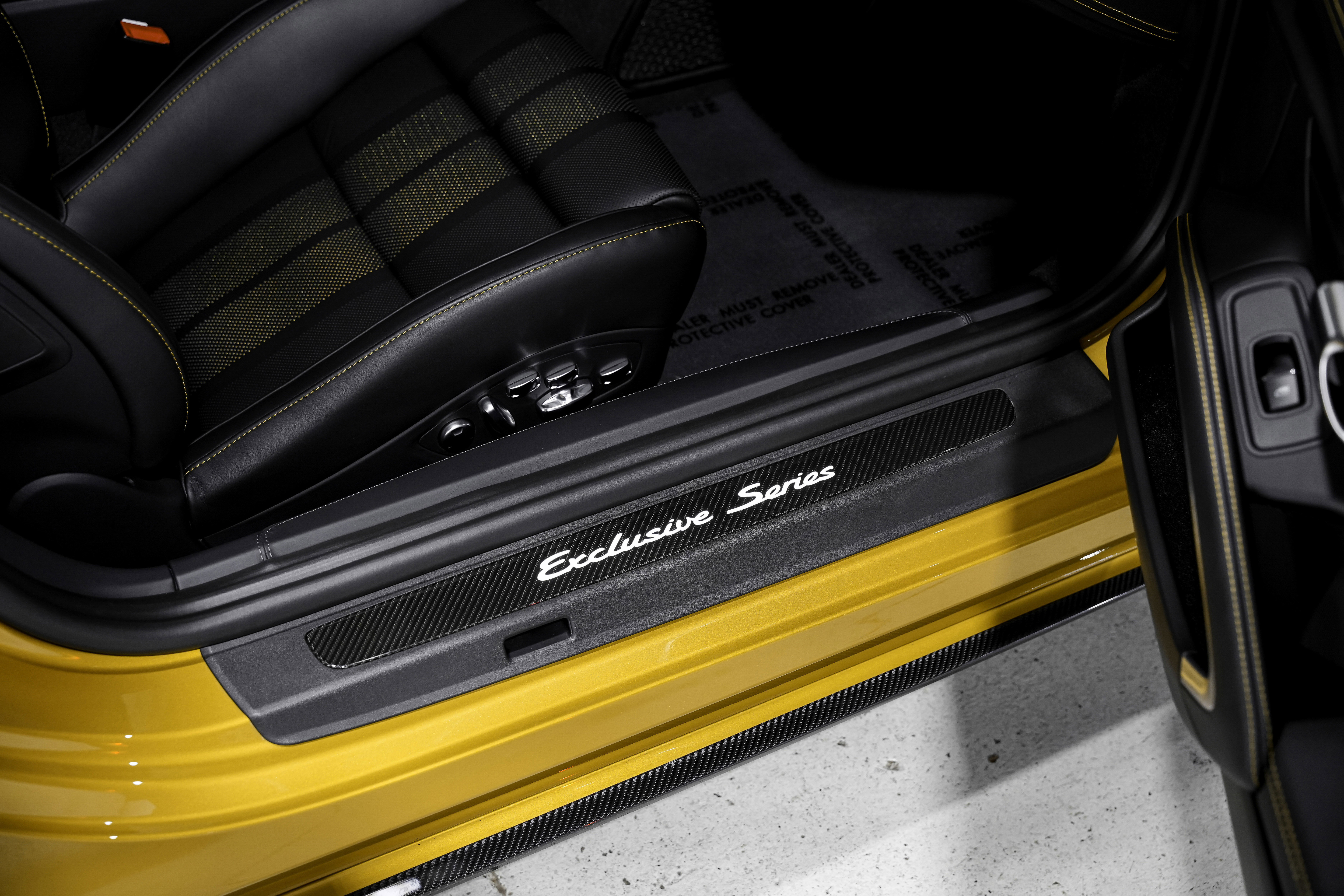 Used 2018 Porsche 911 Turbo S image 33