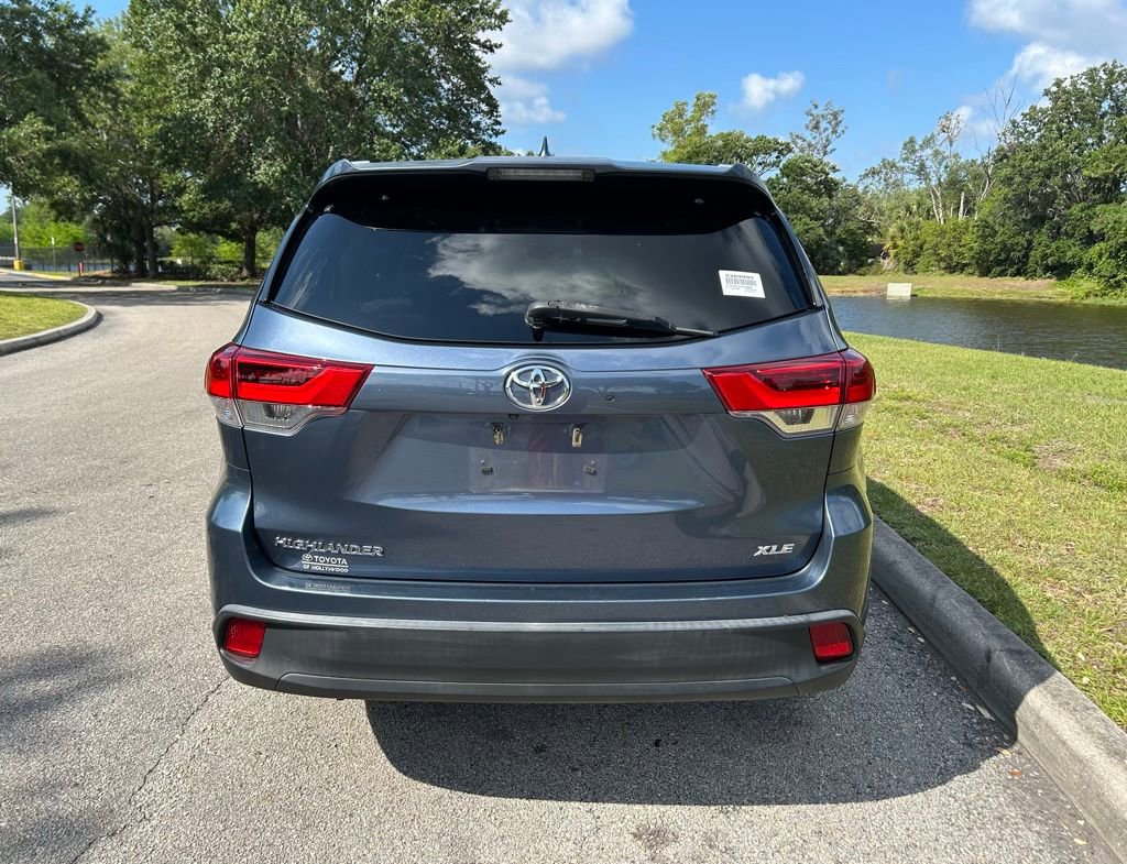 Used 2018 Toyota Highlander XLE FWD image 4