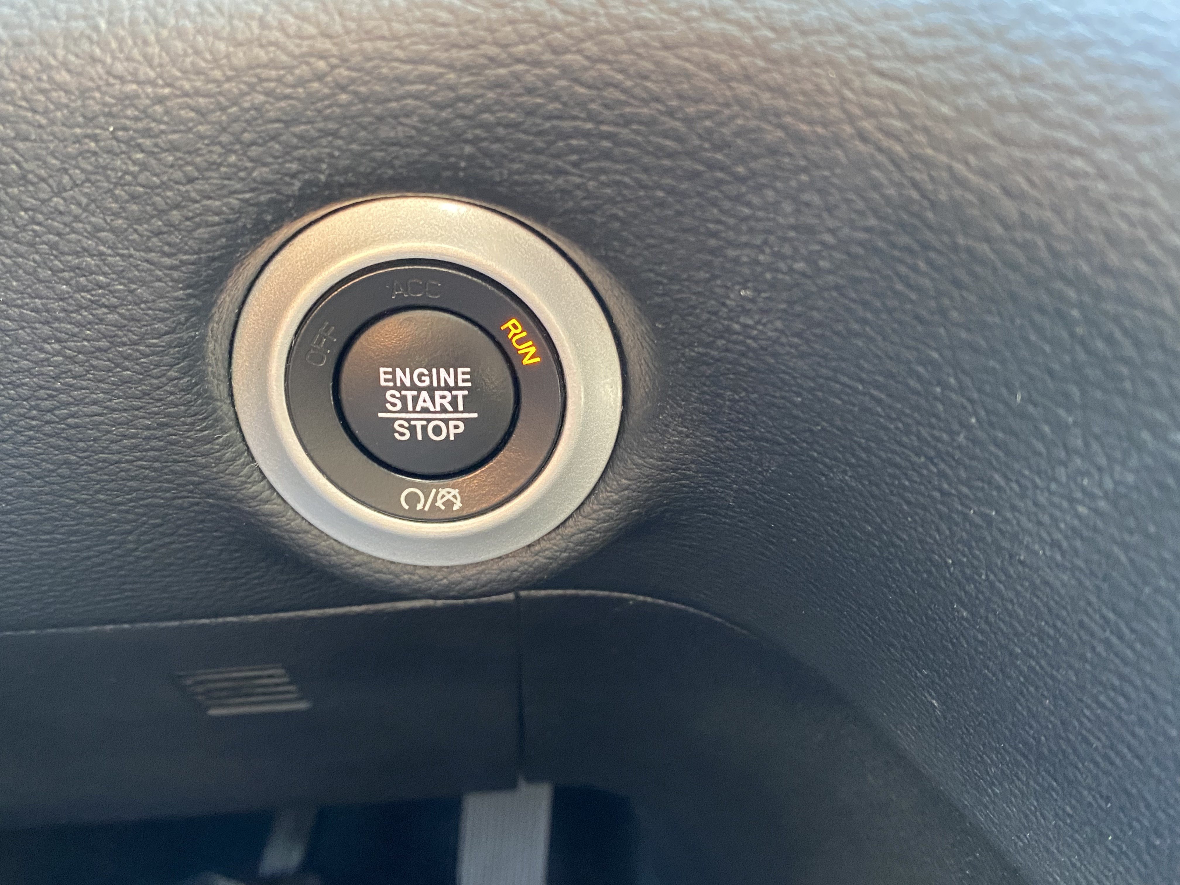 Used 2024 Chrysler Pacifica Touring FWD image 25